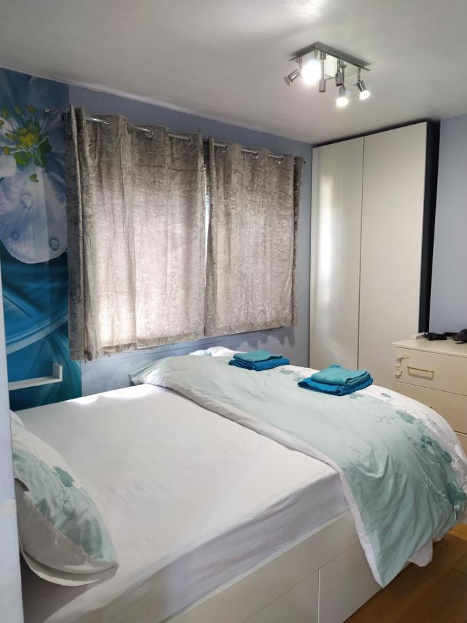 에든버러 Self Catering Studio Flat 아파트 외부 사진