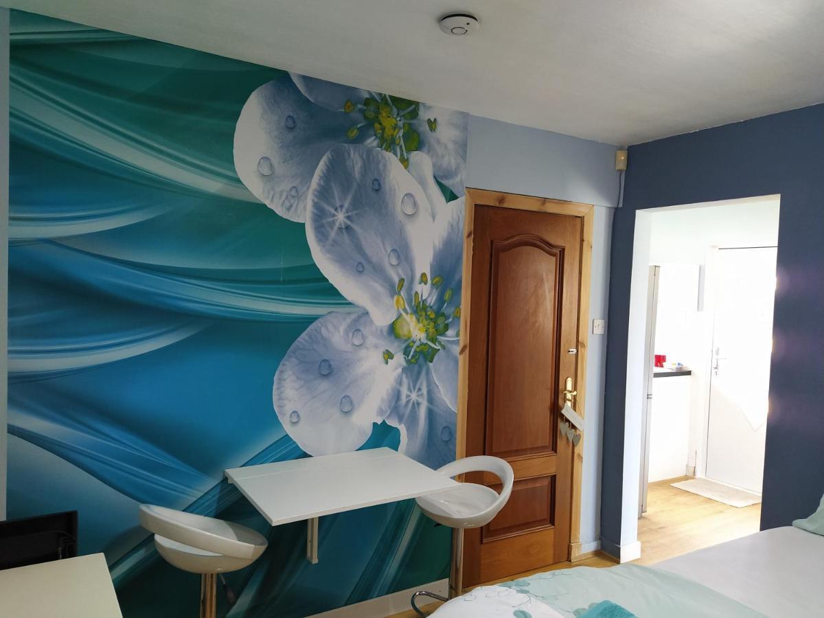 에든버러 Self Catering Studio Flat 아파트 외부 사진