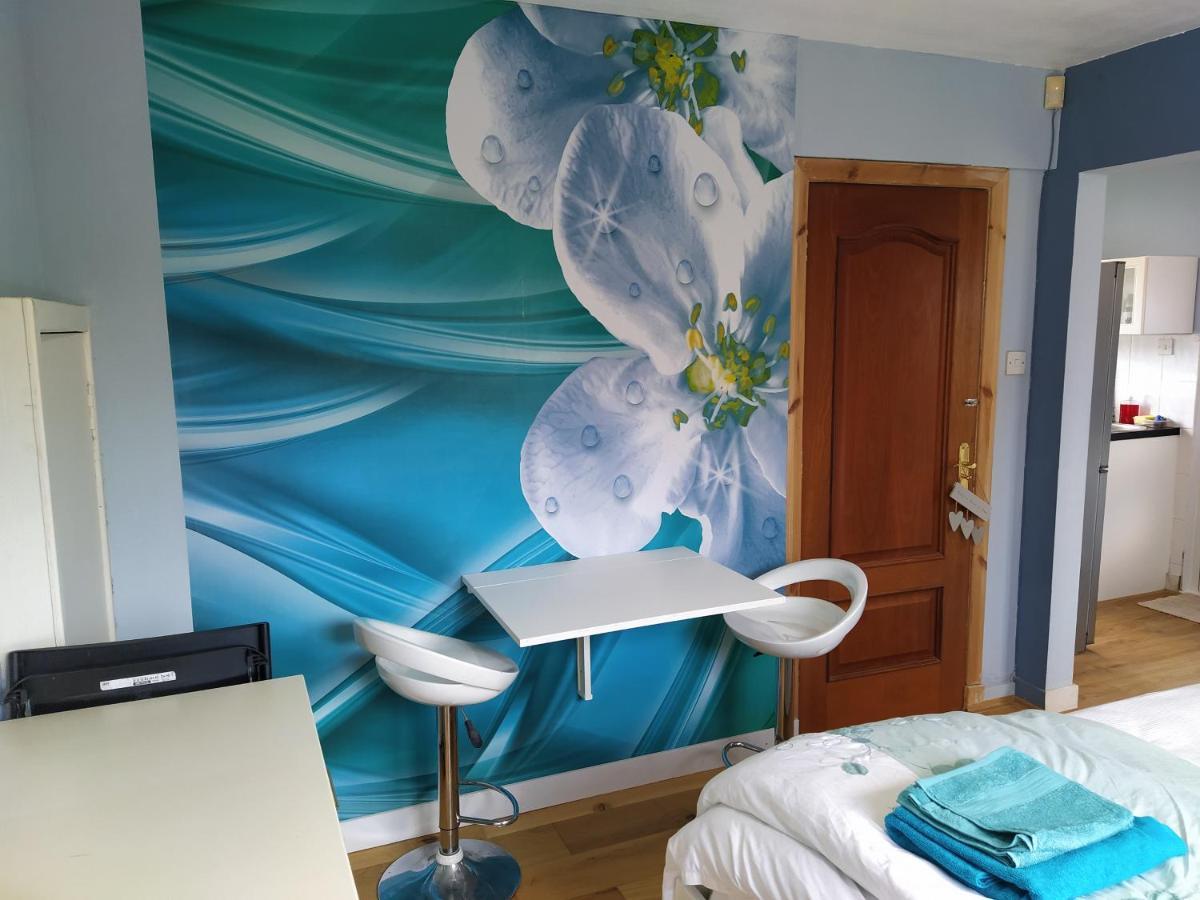 에든버러 Self Catering Studio Flat 아파트 외부 사진